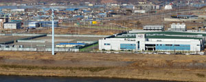 삼성전자와 일본 스미토모화학의 합작회사인 SSLM이 경기 불황으로 계획된 투자가 중단된 상태다. 현재 가동 중인 1공장 옆으로 2공장 건립 예정 빈터가 보이고 있다. 김태형기자 thkim21@msnet.co.kr