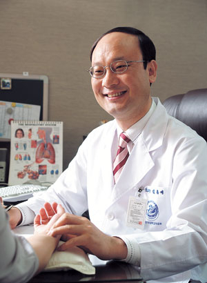 천식은 일반적으로 난치병으로 알려져 있으나 사망까지 이르는 경우는 드물며 불치병이 아니다. 세월이 흐르면서 증상이 가벼워져서 자연히 가라앉는 경우도 가끔 있다.