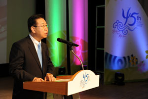 ▲포스코는 지난달 29일 가진 45주년 창립기념식에서 전 임직원이 