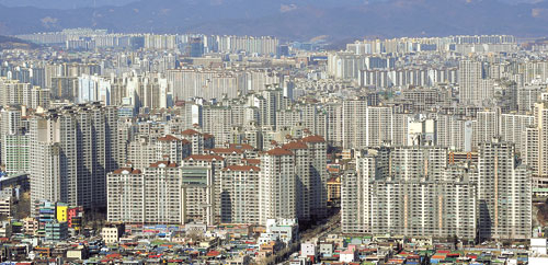 부동산 전문가들은 올해 지역 부동산 시장은 지난해와 마찬가지로 중소형 아파트 위주로 가격 상승세가 이어질 것으로 내다보고 있다. 매일신문 DB