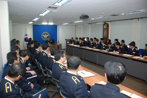 포항북부경찰서 확대간부회의에서 3F정신에 대한 업무 브리핑을 하고 있다. 포항 북부경찰서 제공