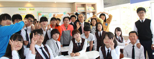 방종수 영덕교육장이 15일 소규모 학교인 영덕군 축산중학교에서 