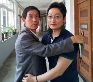 ◆이재성(56) 봉화 춘양상고 졸업 방송통신대 경영학과 졸업 교원자격검정시험 합격 영남대학교 대학원 경영학과 졸업 영주 중앙고등학교 교사(1978~1980) 영주 대영고등학교 교사(1983~2013) 영주 대영고등학교 교감(2013~현재) ◆임호민(37) 안동고등학교 졸업 안동대학교 영어교육과 졸업(2000년) 영주 대영고등학교 교사(2003~현재)