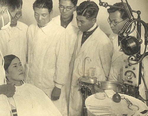 일제 강점기 동안 대구의 치과교육은 일반 의학교육의 한 강좌에 포함돼 있었다. 치의학 교육이 독립된 교육과정을 갖추고, 치과의사를 양성할 수 있게 된 것은 한참 뒤의 일이다. 경북대 치과병원 제공