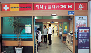 한 차례 자살을 시도한 사람에 대해 응급의학과, 정신건강의학과 의료진들이 정서적 안정과 자살 재시도 방지 등을 돕는 