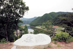 안동시 도산면 단천리를 시작으로 청량산까지 이어지는 퇴계 예던길은 퇴계 선생이 시대와 인간에 대한 깊은 사색의 시공간으로 걸었던 길이다. 안동시 제공