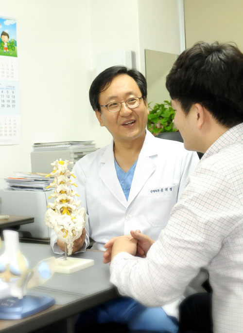 환자를 고객으로 생각하고 내 집처럼 편안한 서비스를 제공한다는 것이 바로본병원의 방침이다. 몸이 불편한 환자들이 수술 전후 많은 거리를 이동할 필요가 없도록 진료