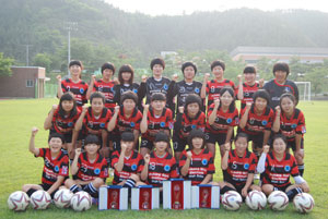 경북 유일의 고등학교 여자 축구부인 포항여자전자고등학교 축구부 선수들. 신동우기자