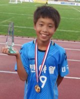 최우수선수상을 받은 반야월초교 최상헌.