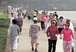 운동효율에 대한 다양한 연구결과들이 쏟아지고 있다. 중요한 것은 무엇이 맞고 틀리고가 아니라 자신에게 가장 적합한 운동을 찾아 무리하지 말고 꾸준히 해나가는 것이다. 매일신문 DB