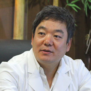 수인한의원 강석만 원장은 순수 생약 복합처방인 