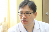 숨길애한의원 김익진 원장은 5단계 순환 치료법을 통해 혈액순환을 개선한 뒤 행동수정요법을 통해 개개인에 맞는 올바른 식이요법, 운동요법 등으로 어혈을 예방하고 맑은 혈액을 유지할 수 있도록 돕는다.
