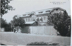 1907년 문을 연 동인의원을 매입해 개원한 대구자혜의원. 자혜의원은 흔히 알고 있는 것처럼 2층짜리 건물 한 동이 아니라 전체 평면도에도 나와있듯이 한 블록 전체를 차지한 거대한 규모였다. 이곳 건물 중 하나에 의학강습소가 들어서 의학교육을 시작했다. 경북대병원 제공