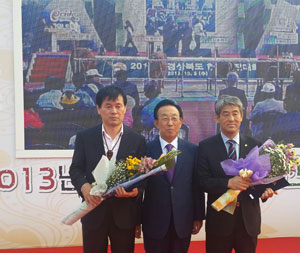 김관용 경상북도지사가 상주시에 \