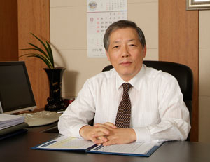 디스플레이 분야에서 기술력으로 뭉친 에스앤에스텍의 남기수 대표는 