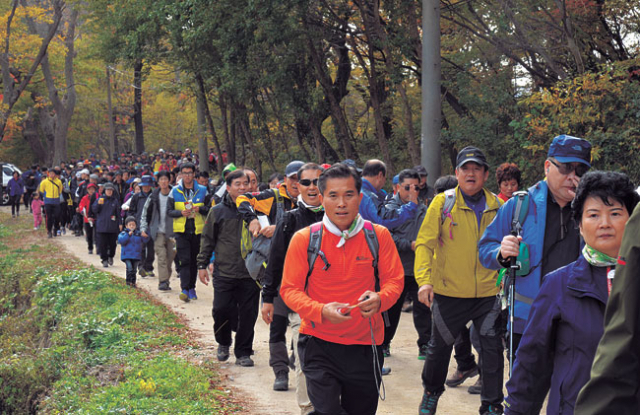 9일 경주 함월산에서 신라시대 신문왕의 호국행차길을 걷는 