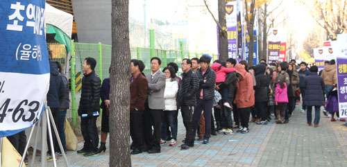 사진 지난달 분양을 시작한 대구 동구 율하 롯데캐슬 탑클래스가 전용 85㎡ 초과 단지에도 불구하고
