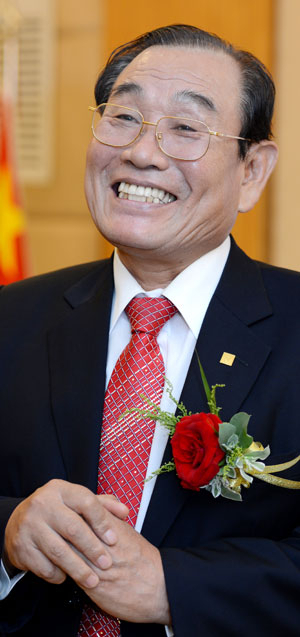 개인용 온열치료기를 개발한 이상복 회장.