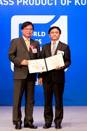 국내 1위 화장품기업인 아모레퍼시픽이 아이오페, 헤라, 라네즈 등 자사 브랜드를 통해 선보인 쿠션 제품은 1천400만 개가 팔리는 등 히트 상품으로 올라섰다.