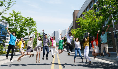 영남이공대는 2013 국가고객만족도조사 전문대학 부문 1위를 차지함으로써 전국을 대표하는 전문대학으로 자리매김했다. 영남이공대 제공