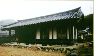 경상북도 기념물 83호로 지정된 심산 선생 생가 전경(성주군 대가면 칠봉리).