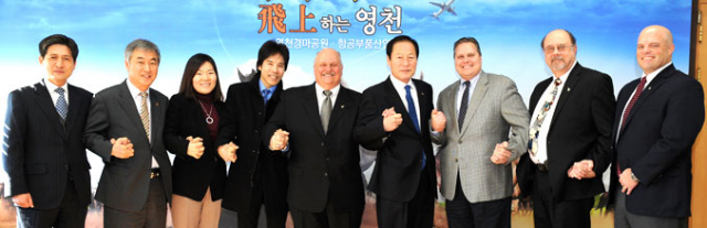 미국 보잉사 관계자들이 14일 영천시를 방문해 항공전자 MRO센터 건립에 대해 협의했다. 영천시 제공