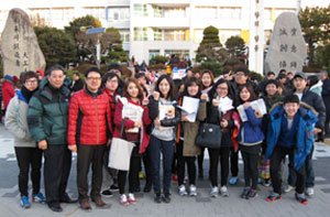 방사선사 국가고시에서 전국 최고의 합격률을 보인 선린대학교 방사선과 졸업 예정자들이 합격자 발표 후 즐거운 마음으로 기념촬영을 하고 있다. 선린대 제공