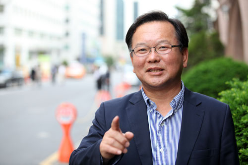 김부겸 전 민주당 최고위원이 민주당과 새정치연합 간 신당 창당에 적극 환영의 뜻을 밝혔다. 매일신문 DB