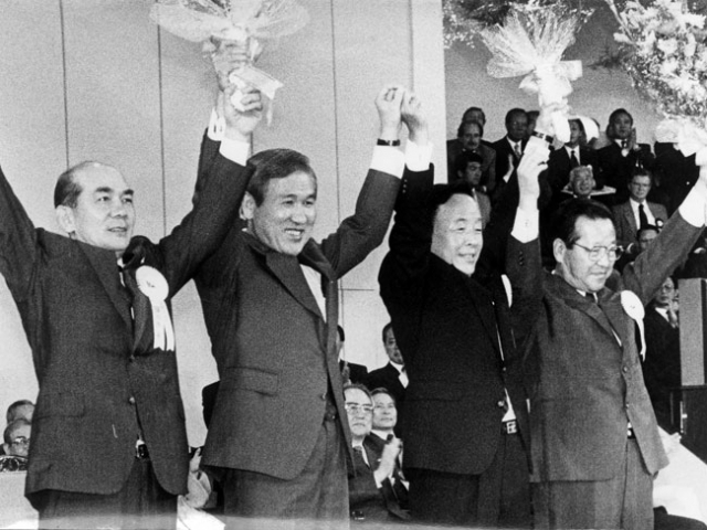 1990년 노태우 전 대통령의 민주정의당, 김영삼 전 대통령의 통일민주당, 김종필 전 국무총리의 신민주공화당 3당이 합당해 민주자유당을 창당했다. 왼쪽부터 박태준 전 포스코 명예회장, 노태우 전 대통령, 김영삼 전 대통령, 김종필 전 국무총리. 매일신문 자료사진