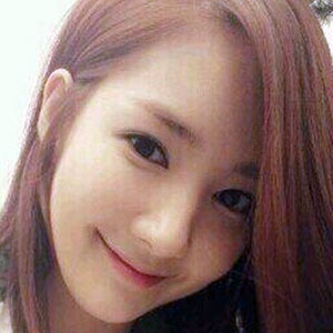 박민영 봄맞이 셀카 