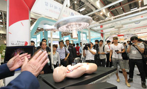 건강의료산업전, 한방엑스포, 의료관광전이 함께하는 2014 메디엑스포가 20~22일 엑스코에서 열린다. 지난해 메디엑스포 모습. 엑스코 제공.