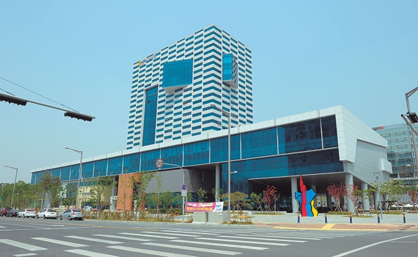 산업지원 기능을 지닌 한국감정원은 지난해 혁신도시에 입주했다.