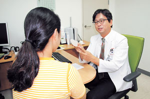 원래 유방 모양을 되찾아주는 유방재건술은 환자의 삶의 질을 높이고 심리적인 충격과 신체적 불균형을 줄여줄 수 있다는 점에서 유방암 치료의 필수 요소로 꼽힌다. 경북대병원 제공