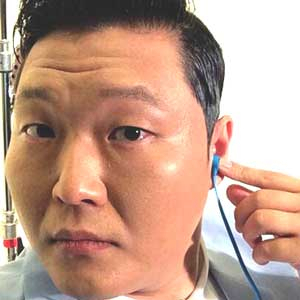 사진. 싸이 god 하늘색 약속 응원(싸이 트위터)