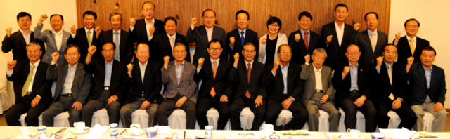7일 오후 서울에서 열린 대구경북 출신 전직 장관급 인사들의 친선모임인 대경회에서 박철언 회장이 인사말을 하고 있다. 경상북도 제공