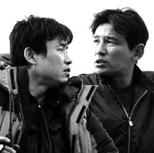 사진. 류승완 황정민(베테랑 크랭크업)