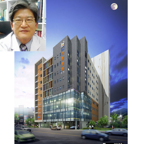 한영한마음아동병원은 대구 최초로 소아청소년과 야간 공휴일 진료를 도입하는 등 대표적인 아동병원으로 자리 잡고 있다. 작은 사진은 손찬락 병원장 .