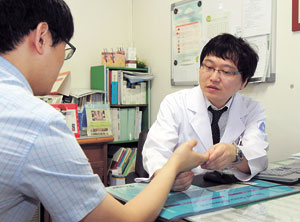 덥고 습한 날씨가 계속되면서 백선이나 어루러기 등 곰팡이로 인한 피부 진균증을 호소하는 이들이 적지 않다. 대구가톨릭대병원 제공