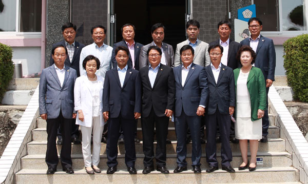 제7대 영주시의회가 출범했다. 시의회는 시민들에게 꿈과 희망을 불어 넣겠다고 밝혀 눈길을 끌었다.