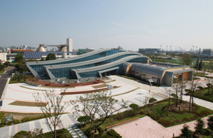 포항권의 만성적 공업용수난이 해결될 것으로 보인다. 국내 최초, 세계 최대 규모의 하수처리수 재이용시설이 준공됐기 때문이다. 포항시 하수처리수 재이용시설 외부 전경. 포항시 제공