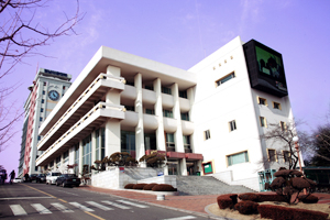 영남이공대는 치위생과 도입과 함께 기존 공학 분야에 이어 보건 특성화를 본격화한다. 영남이공대 제공