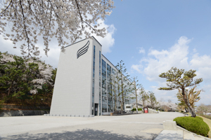 경북전문대는 거의 모든 학과 신입생을 수시모집을 통해 선발한다. 인문사회 1관. 경북전문대 제공