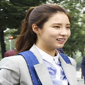 아이언맨 신세경 사진. 아이에이치큐/ 가지컨텐츠