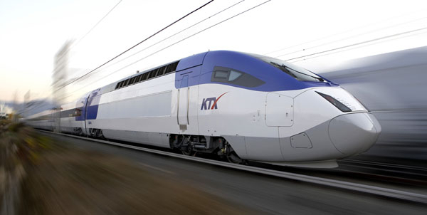 KTX 포항 개통이 내년 3월로 코 앞에 다가 왔다. 지금까지 고속도로 이용시 4~5시간이 걸리던 서울~포항 간은 이제 2시간10분대로 짧아질 전망이다. KORAIL 제공