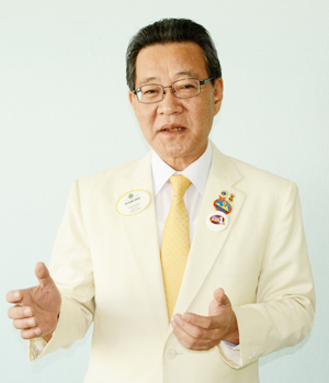 권오흥 국제라이온스협회 356-E(경북)지구 총재는 미래의 라이온스 회원이 될 청소년 레오(LEO)클럽을 육성해야 한다고 강조했다. 김진만기자
