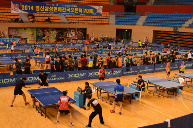 2014 경산 삼성현배 전국 오픈 탁구대회가 18, 19일 양일간 경산실내체육관에서 700여 명의 선수들이 참가한 가운데 열렸다. 김진만 기자