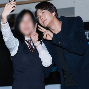패션왕 주원 팬서비스 사진. NEW 페이스북