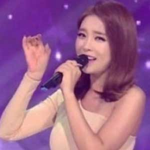 인기가요 홍진영 사진. SBS 방송캡처
