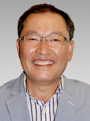 박옥상 전 대건중 교감은 퇴직 후에도 아이들과 함께 별을 보며 꿈을 키워가고 있다. 민병곤 기자