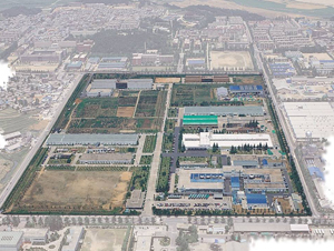 구미국가산업단지 입주 1호 기업 ㈜KEC 전경. 왼쪽편 공장 부지가 구조고도화사업 계획 지역.